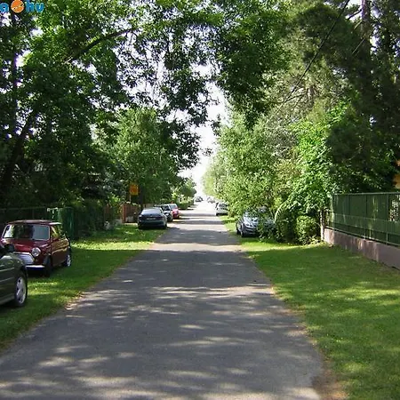 Aranypart 2 Homestay *